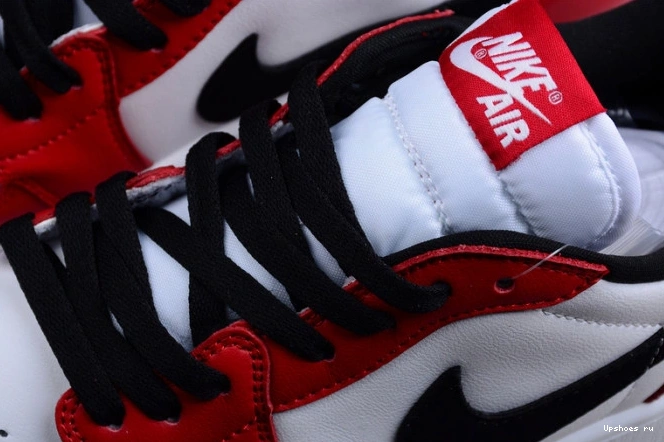 1 Jordan DD9315-600  Low  Chicago Retro Golf  0412